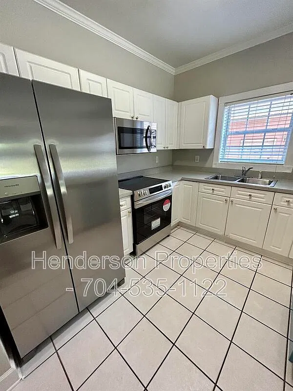 3 bed, 2.0 bath, 1288 sqft, $1,600 — Photo 2