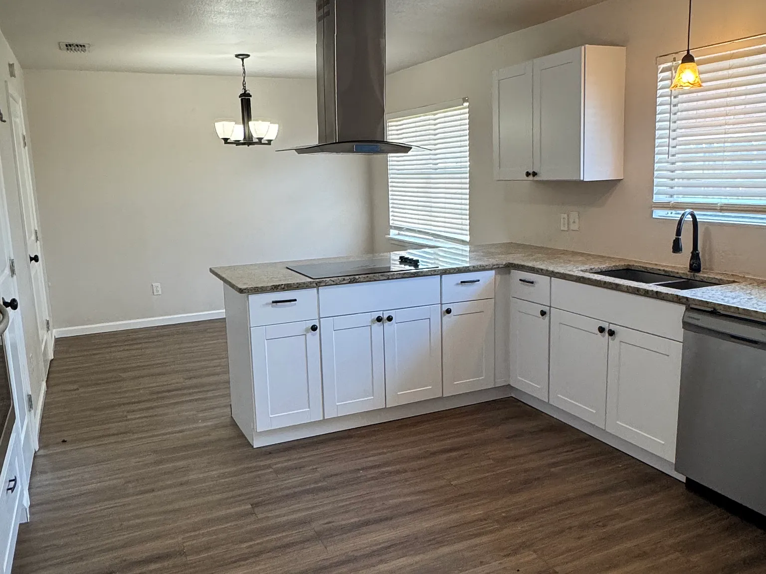 4 bed, 2615 sqft, $2,400 — Photo 4
