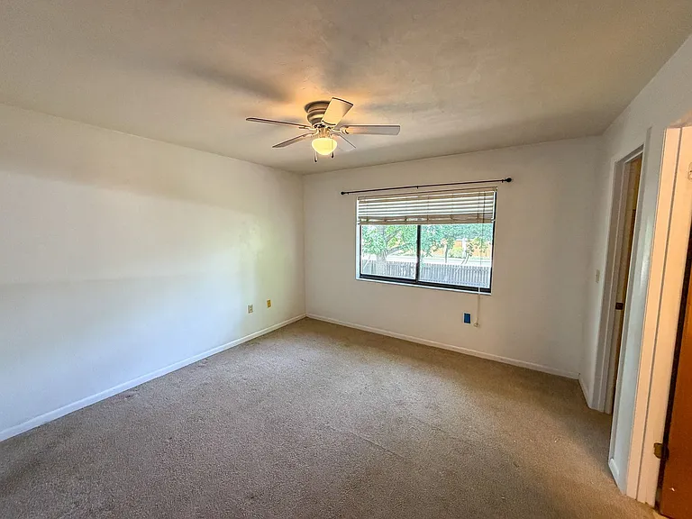 2735 SW 35th Pl #201 — Photo 17