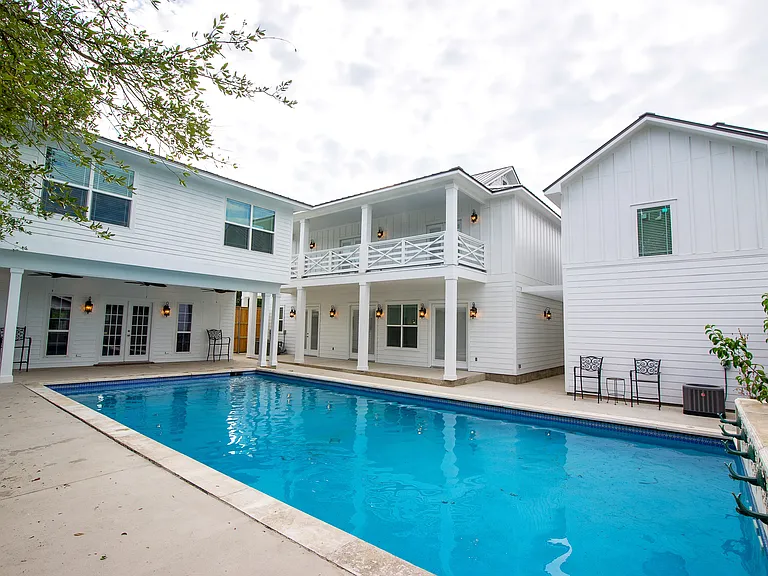 701 Hereford St #A — Photo 18