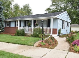 5215 Lilac Ln, Racine, WI 53406