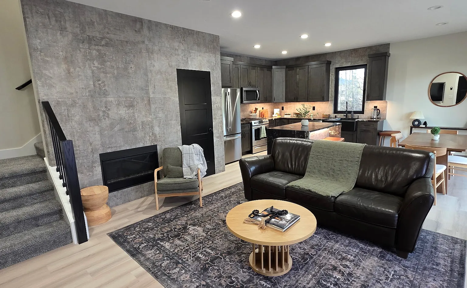 2 bed, 1100 sqft, $3,000 — Photo 1