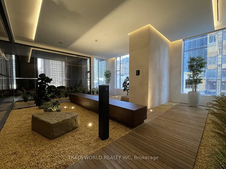 11 Yorkville Ave #5302 — Photo 33