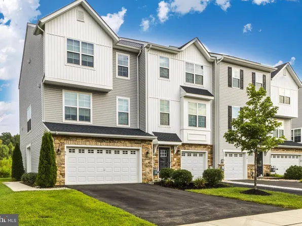 86 Aviary Rd, West Deptford, NJ 08086