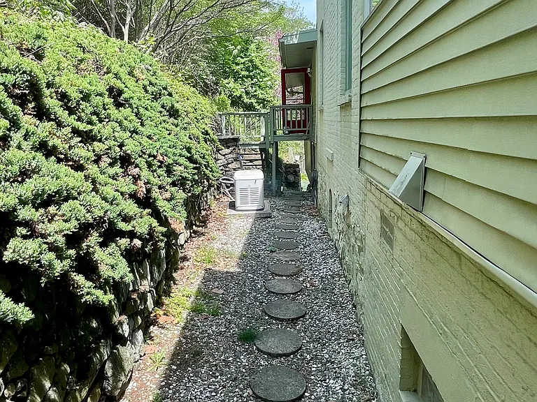 306 Piermont Ave — Photo 37