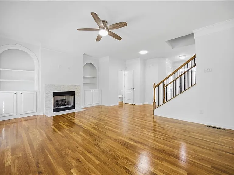 455 Park Place Ct — Photo 4