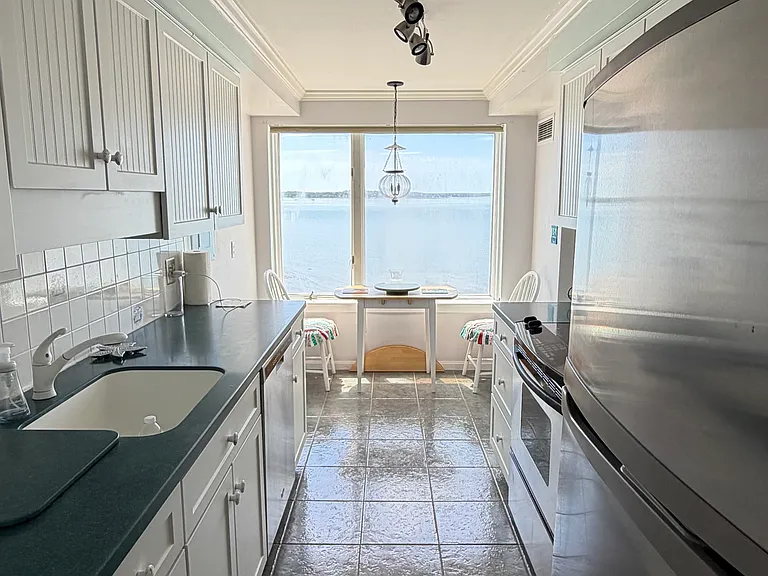 1 Commodore Ct #201 — Photo 22