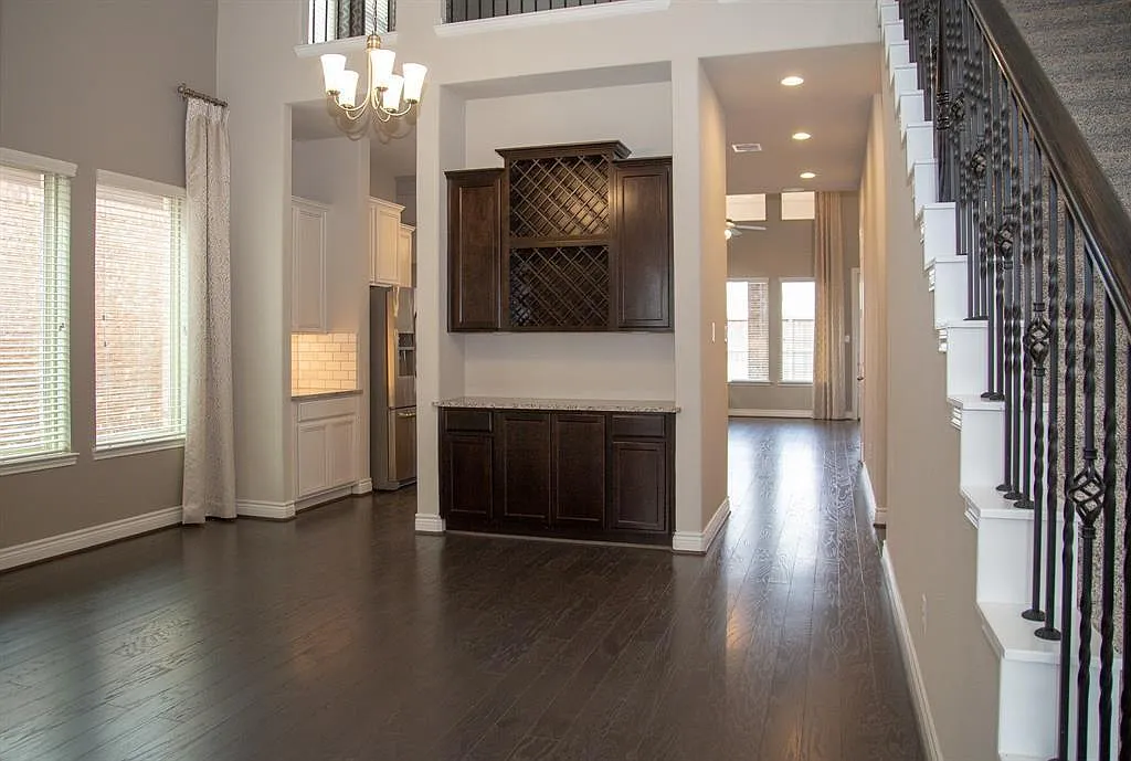 3 bed, 2.5 bath, 3268 sqft, $3,550 — Photo 3