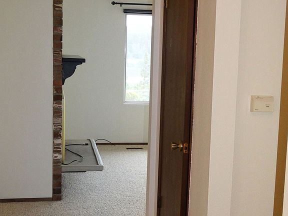 4th image of 419 Hazelwood Dr