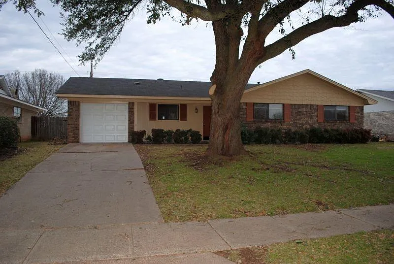 4 bed, 1900 sqft, $1,775 — Photo 4