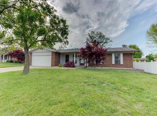 3929 Silver Rdg, Saint Peters, MO 63376