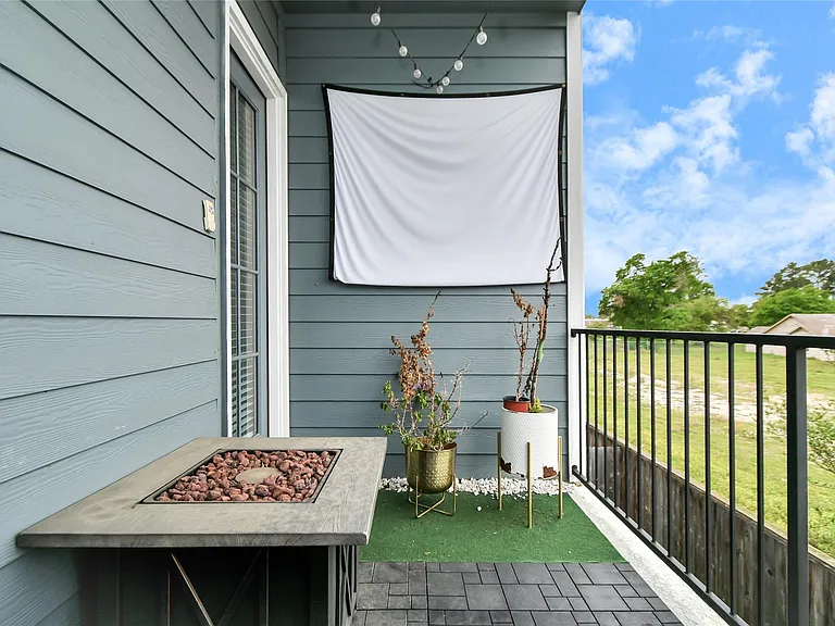11012 Mikula Dr — Photo 16