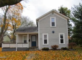 712 West St, Three Rivers, MI 49093