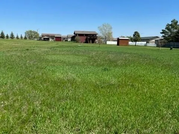 14th Ave E, Dickinson, ND 58601