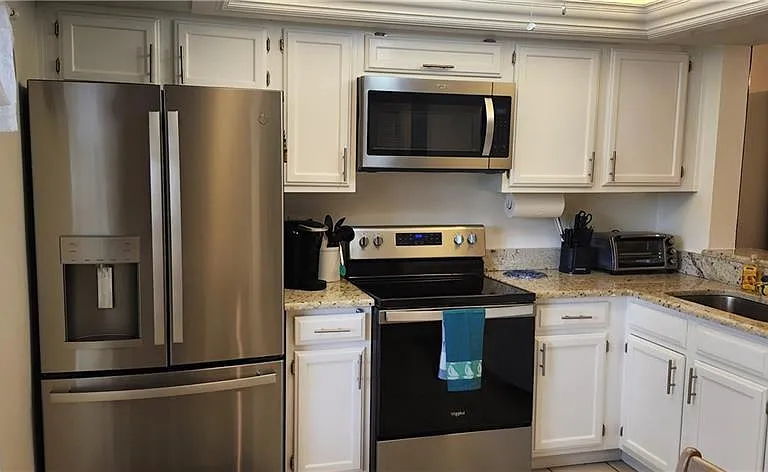 192 Fox Glen Dr #2 — Photo 3