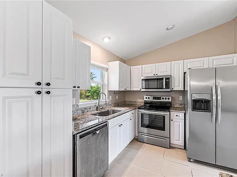 923 SE 31st Street — Photo 4
