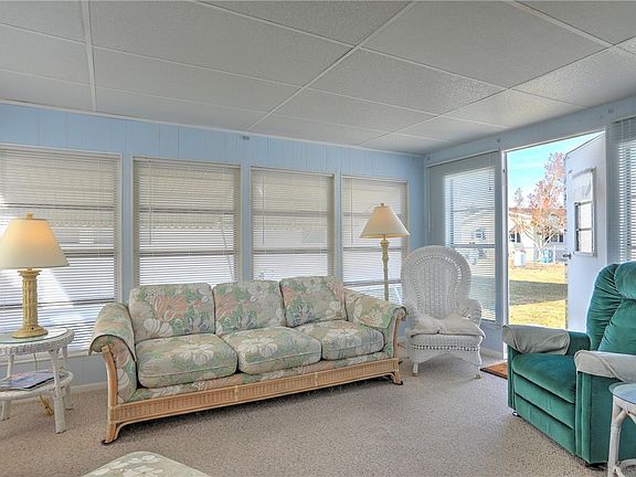 2nd image of 929 Pecan Cir