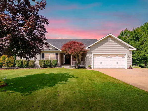 53015 Meadow View Ln, Paw Paw, MI 49079