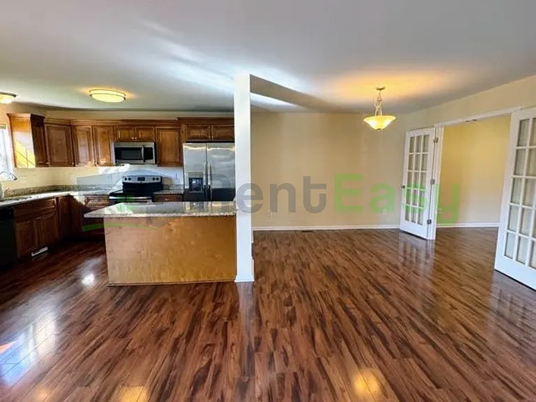8019 Keene Rd — Photo 5