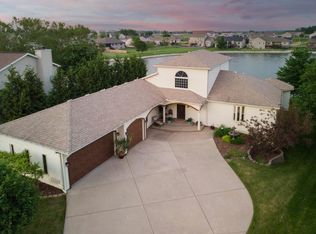 2208 Altoona Rd, Bloomington, IL 61705