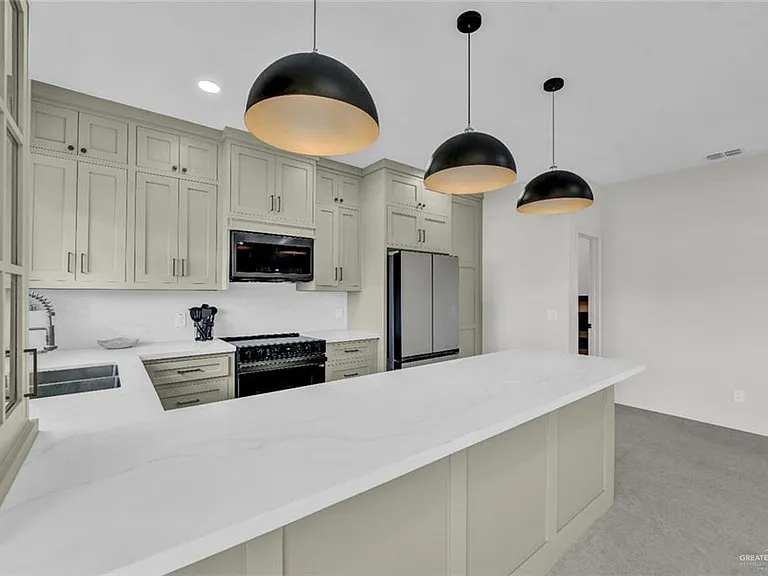 920 S Bicentennial Blvd — Photo 6