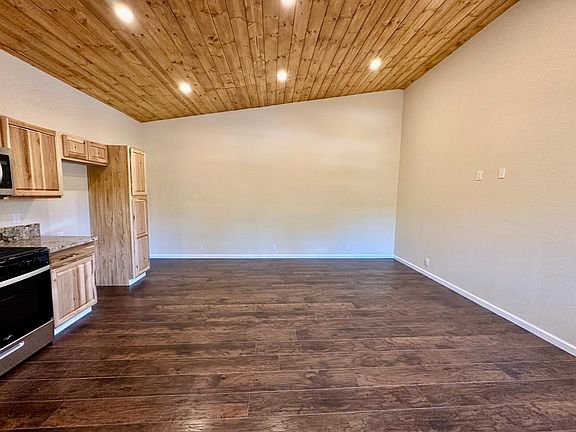 5th image of 54320 N Circle Dr #B