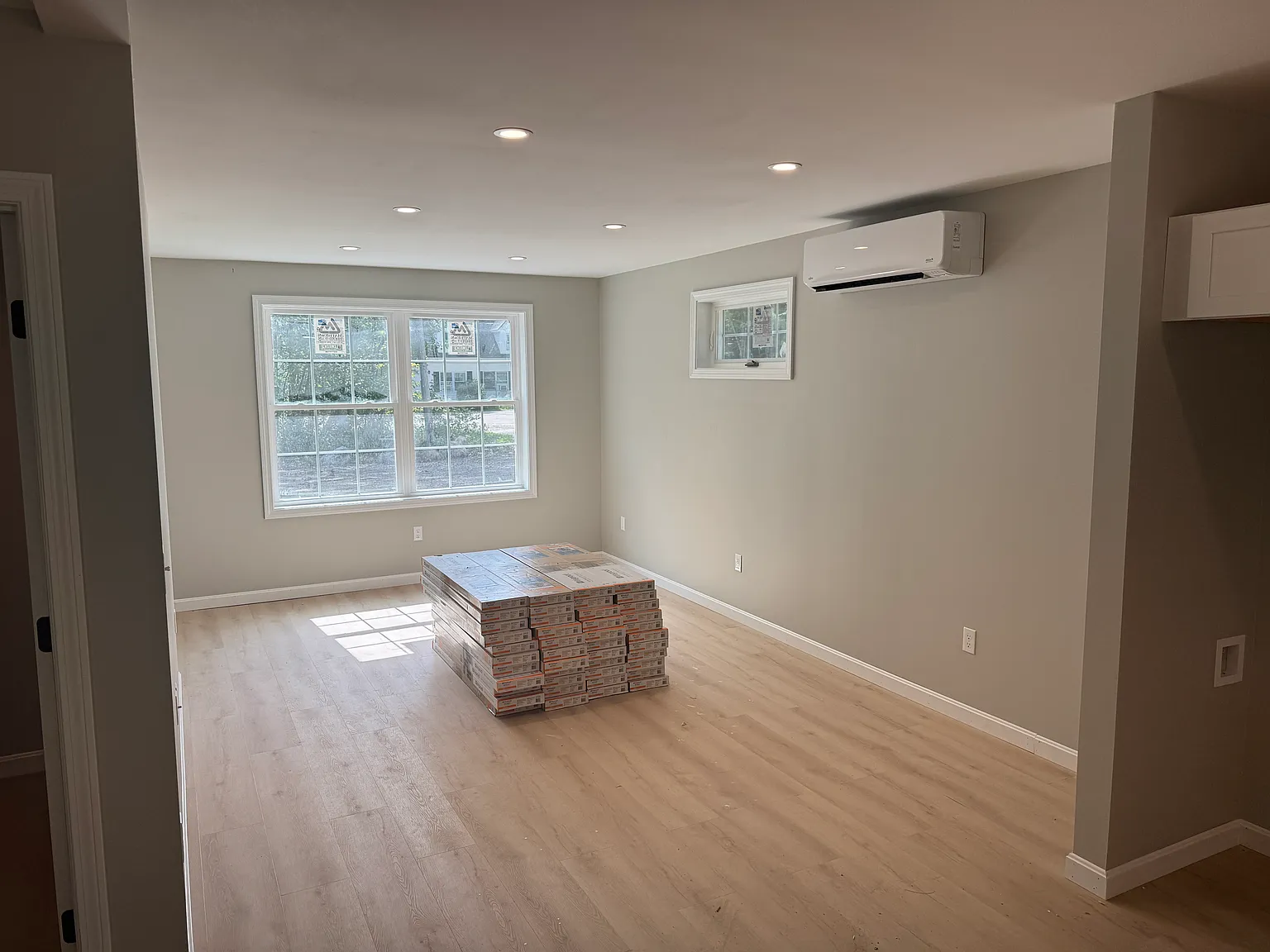 3 bed, 1.5 bath, 1250 sqft, $2,400 — Photo 4