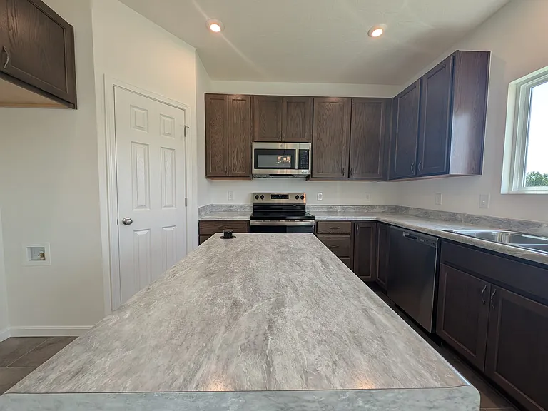 8161 Sycamore Hollow Dr — Photo 7