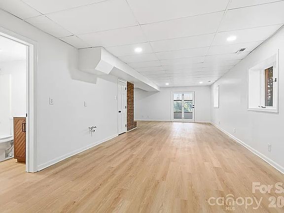 4th image of 402 Woodfield Dr Unit D-2