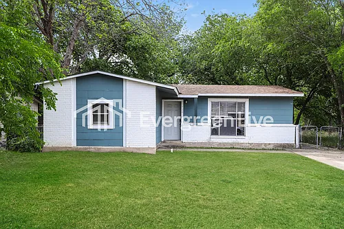 738 Sterling Dr Photo 1