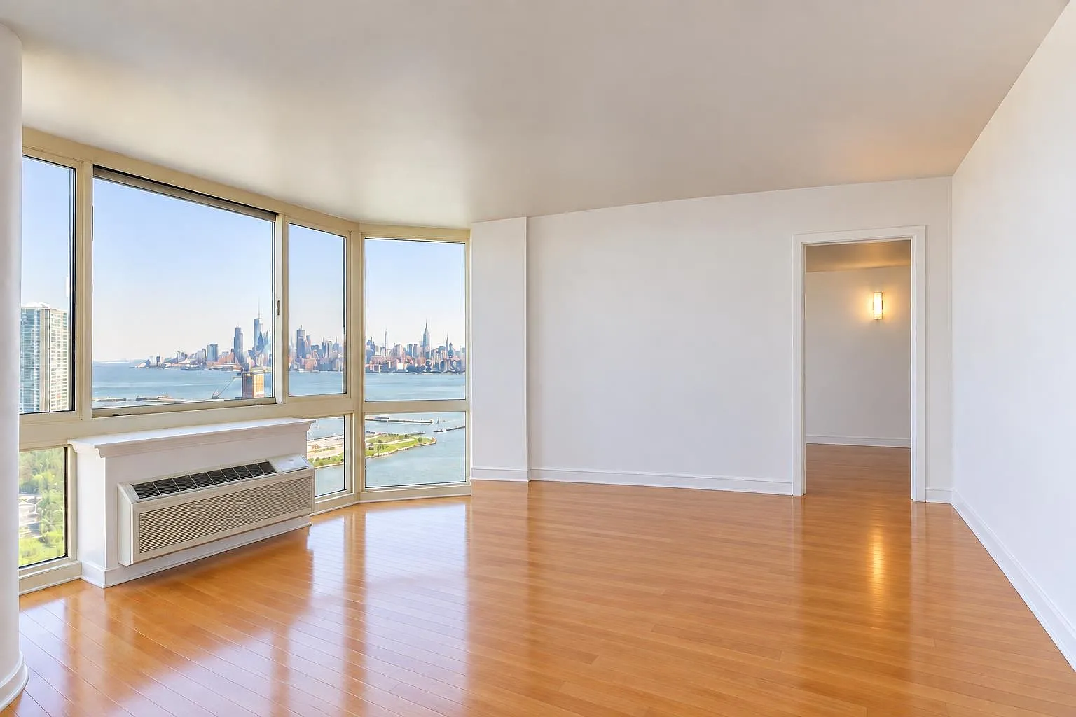 2 bed, 2.0 bath, 1173 sqft, $5,600 — Photo 4