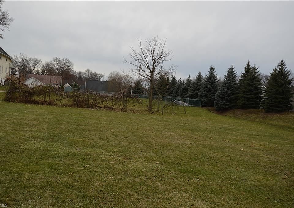 1st image of 100 Vincent Ave