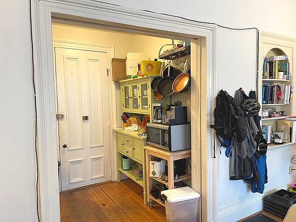 4th image of 511 Beacon St #1R