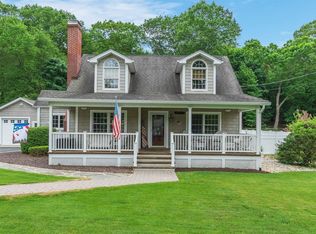 26 Mills Rd, Stony Brook, NY 11790