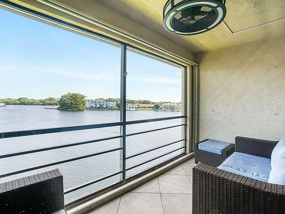 2nd image of 313 Lake Circle #310