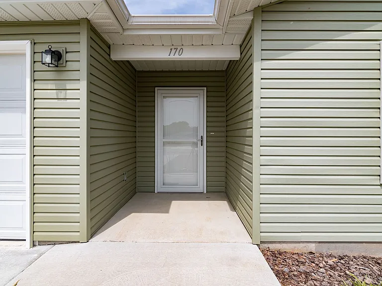 170 Travis St — Photo 21