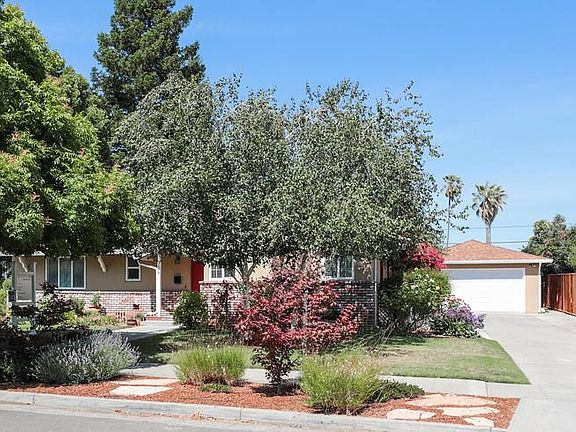 4th image of 3668 Irlanda Way
