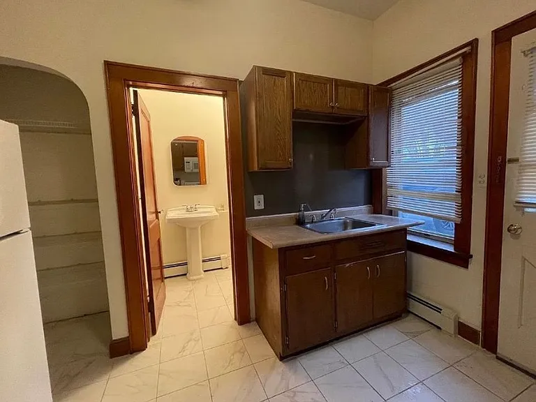 1 Washington Ave #4 — Photo 4