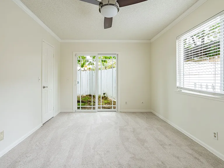 6894 N Auburn Cir — Photo 23