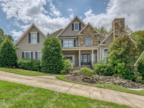 1010 Willows Trace Dr, Johnson City, TN 37601