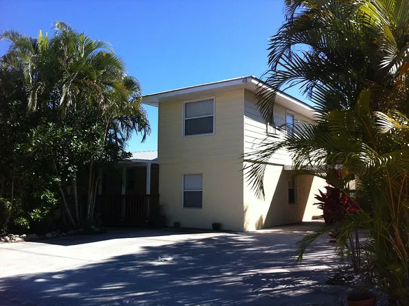 303 22nd St N, Bradenton Beach, FL 34217