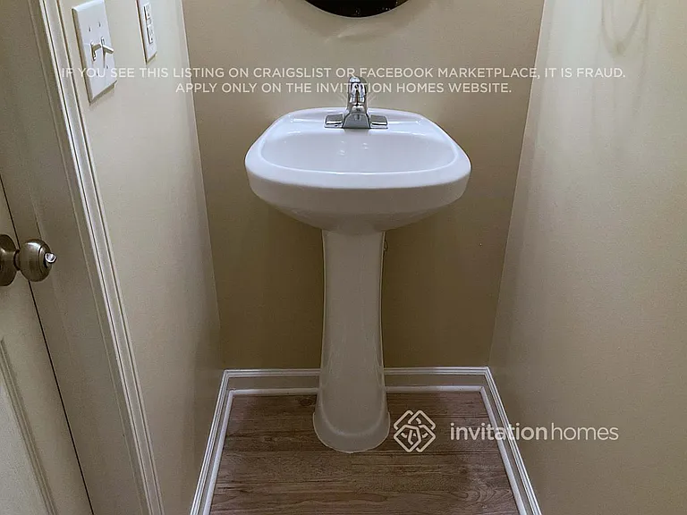 925 Lakeside Ct — Photo 15
