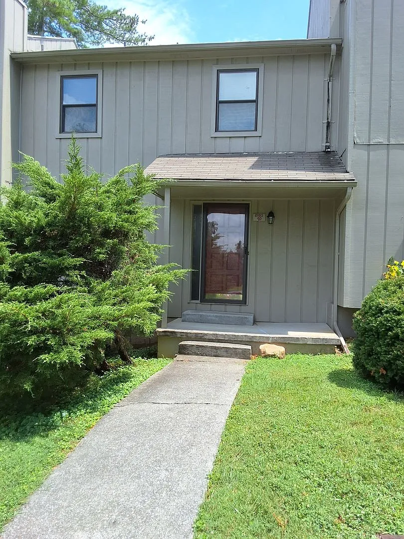 West Knoxville 37923 - 3 bedroom, 2. — Photo 1