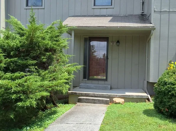 8703 Olde Colony Trl APT 40, Knoxville, TN 37923