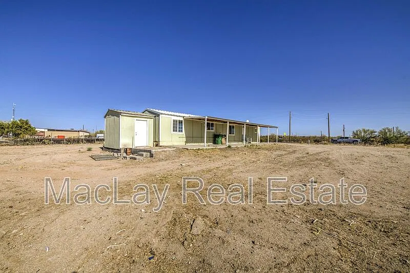 3 bed, 2.0 bath, 1025 sqft, $1,200 — Photo 2