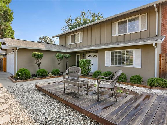 3rd image of 2570 Rogue River Dr