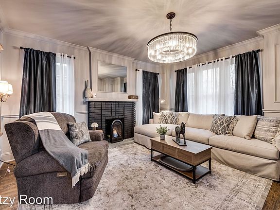 5th image of 4902 Worth St #102
