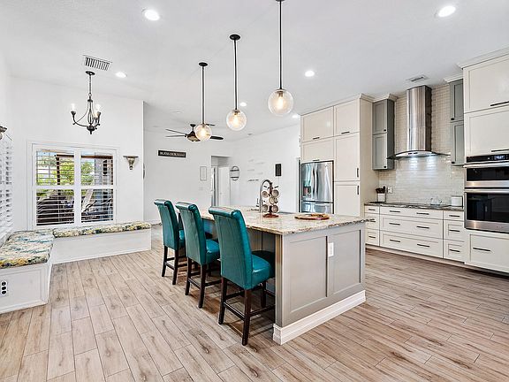 4th image of 114 SW Grimaldo Terrace