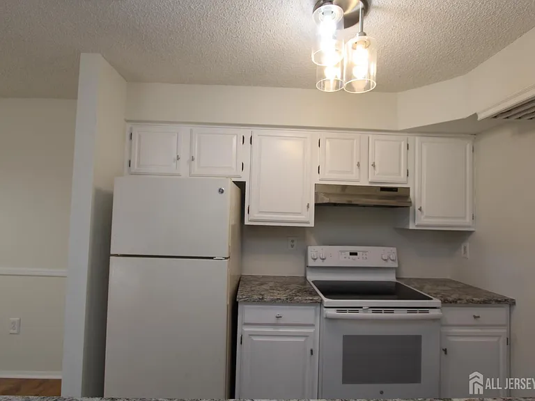 1915 Aspen Dr — Photo 10