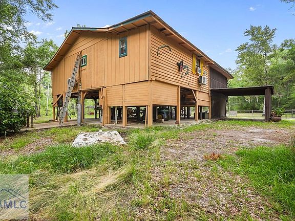 4th image of 10 Cabin Rd
